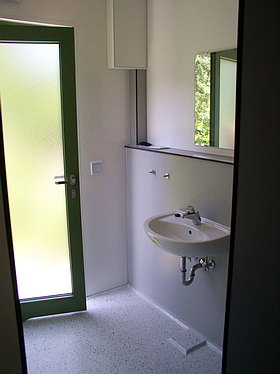 cabines individuelles avec lavabo
